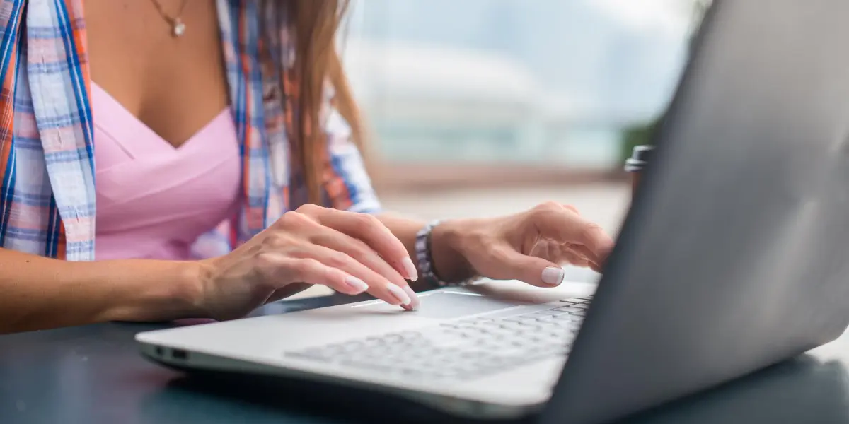 Blog writer 1200x600 px